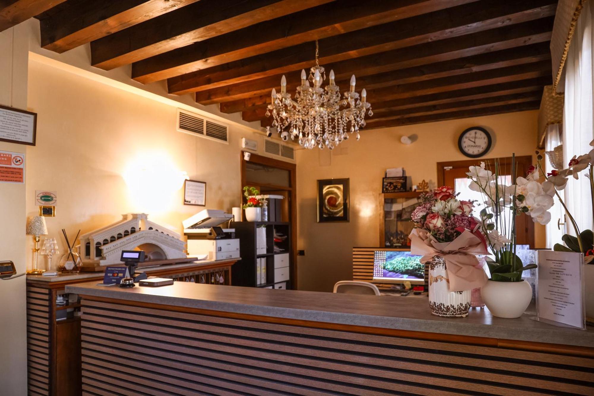 Hotel Villa Sara Местре Экстерьер фото