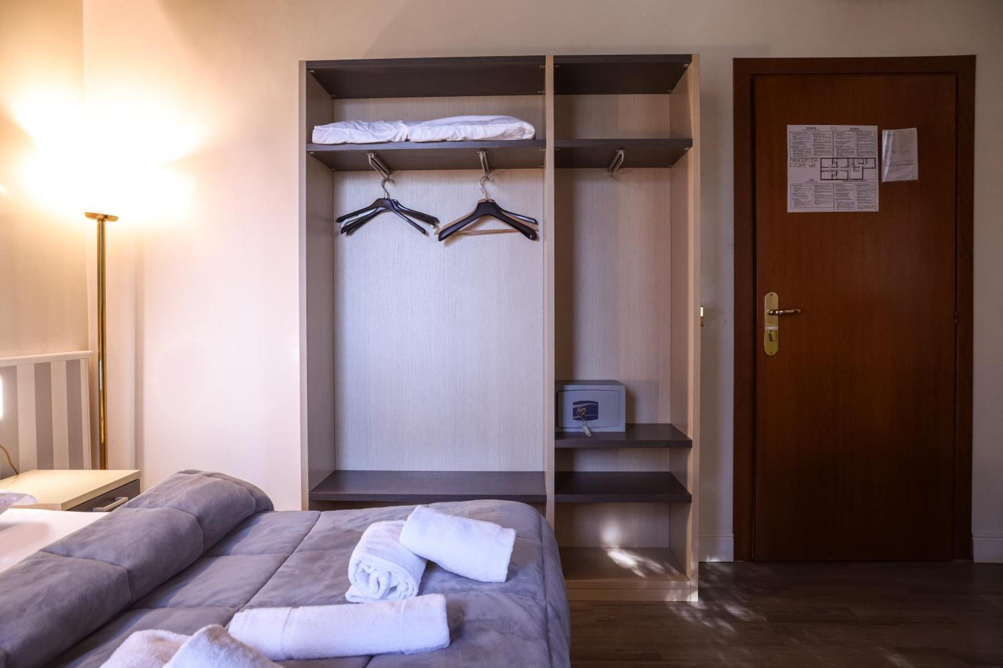 Hotel Villa Sara Местре Экстерьер фото