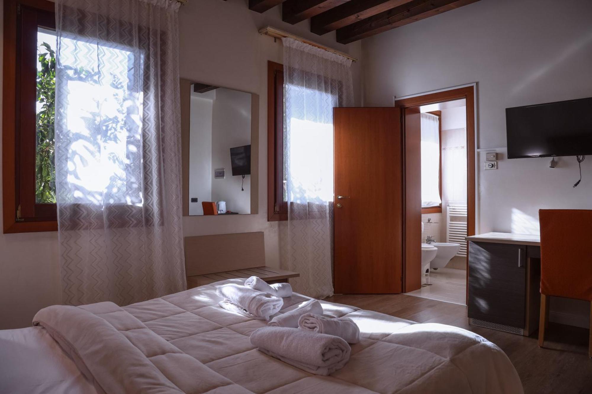Hotel Villa Sara Местре Экстерьер фото