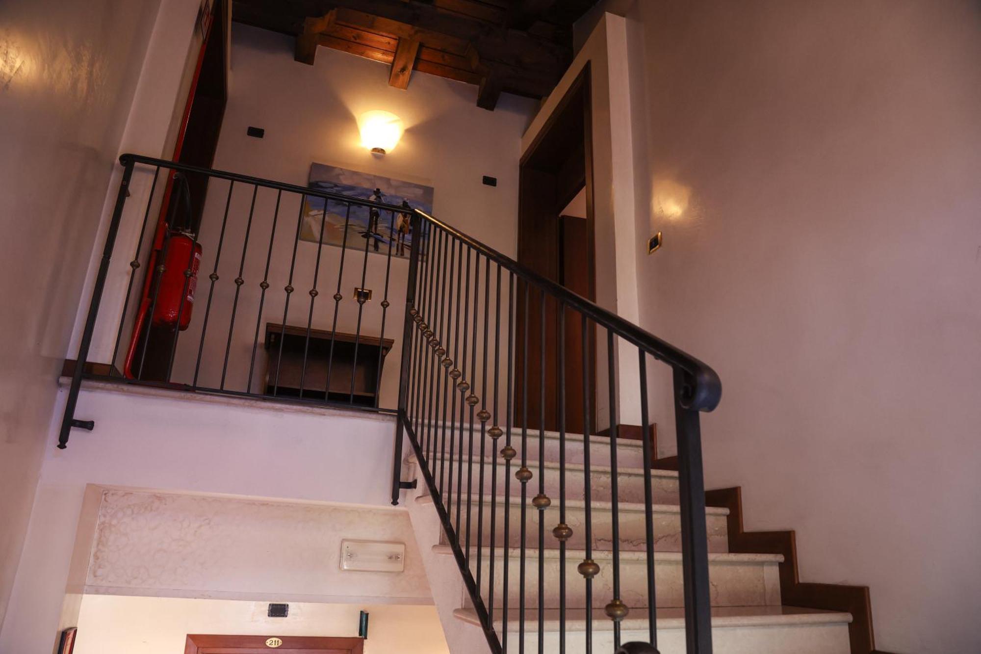 Hotel Villa Sara Местре Экстерьер фото