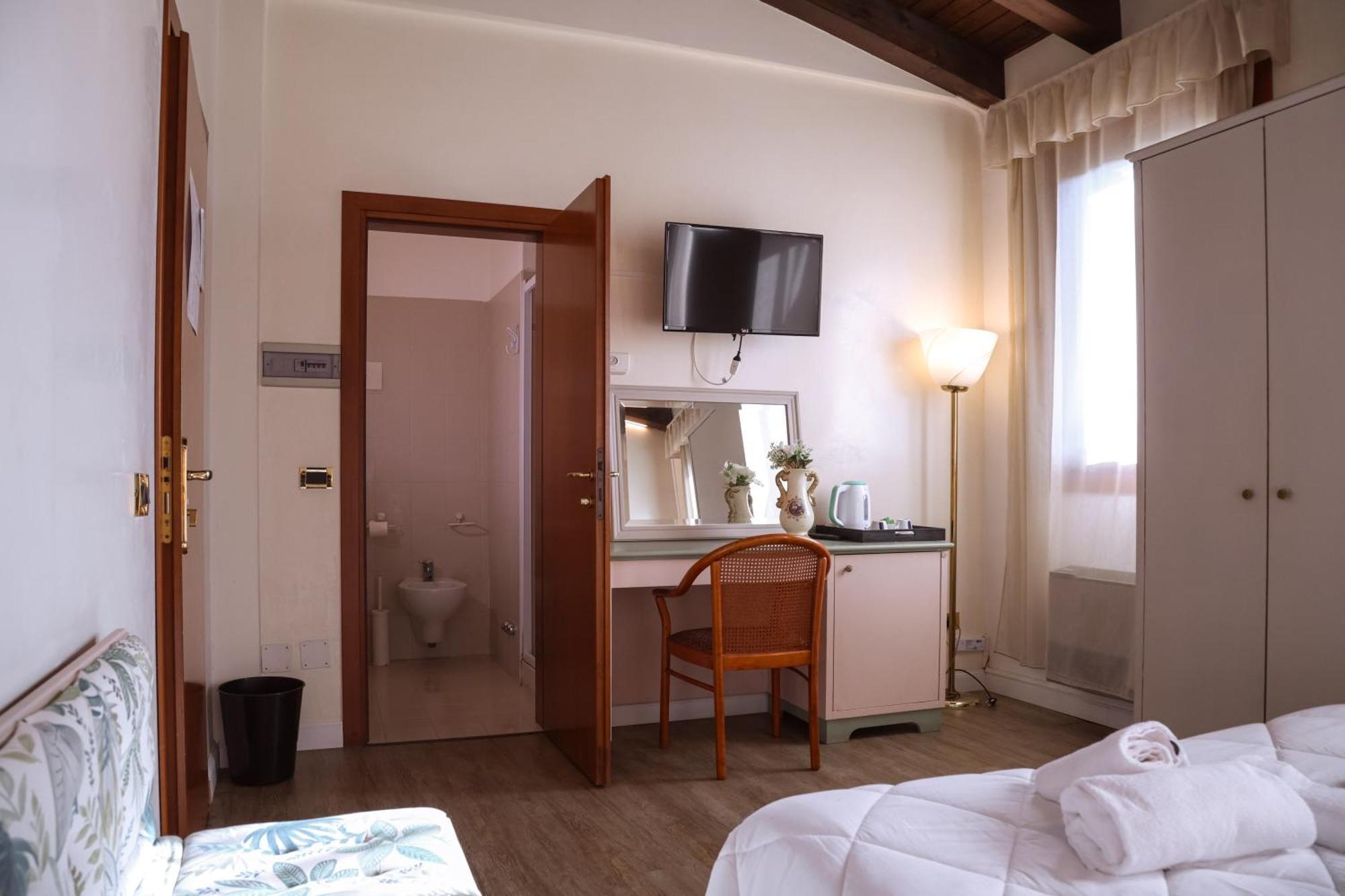 Hotel Villa Sara Местре Экстерьер фото