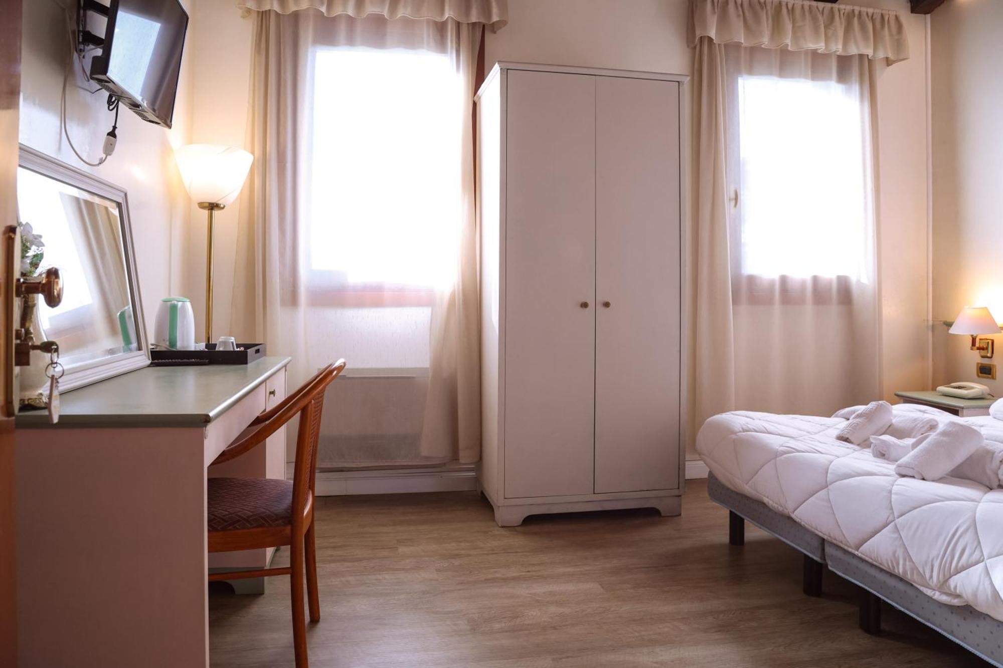 Hotel Villa Sara Местре Экстерьер фото